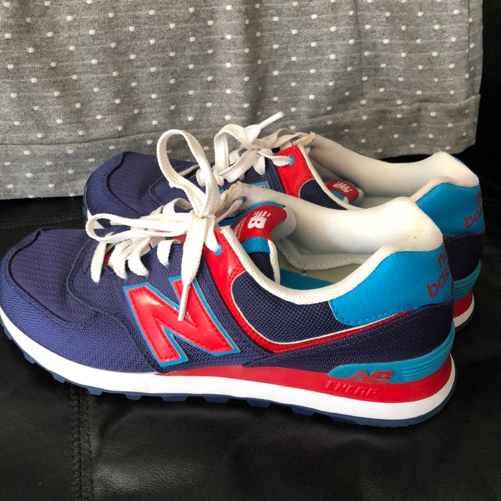 Brand new new balance men’s tennis shoes.